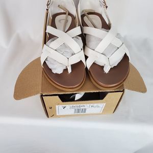Women's Journee Collection Ziporah White Slip-on Sandals Size: 7